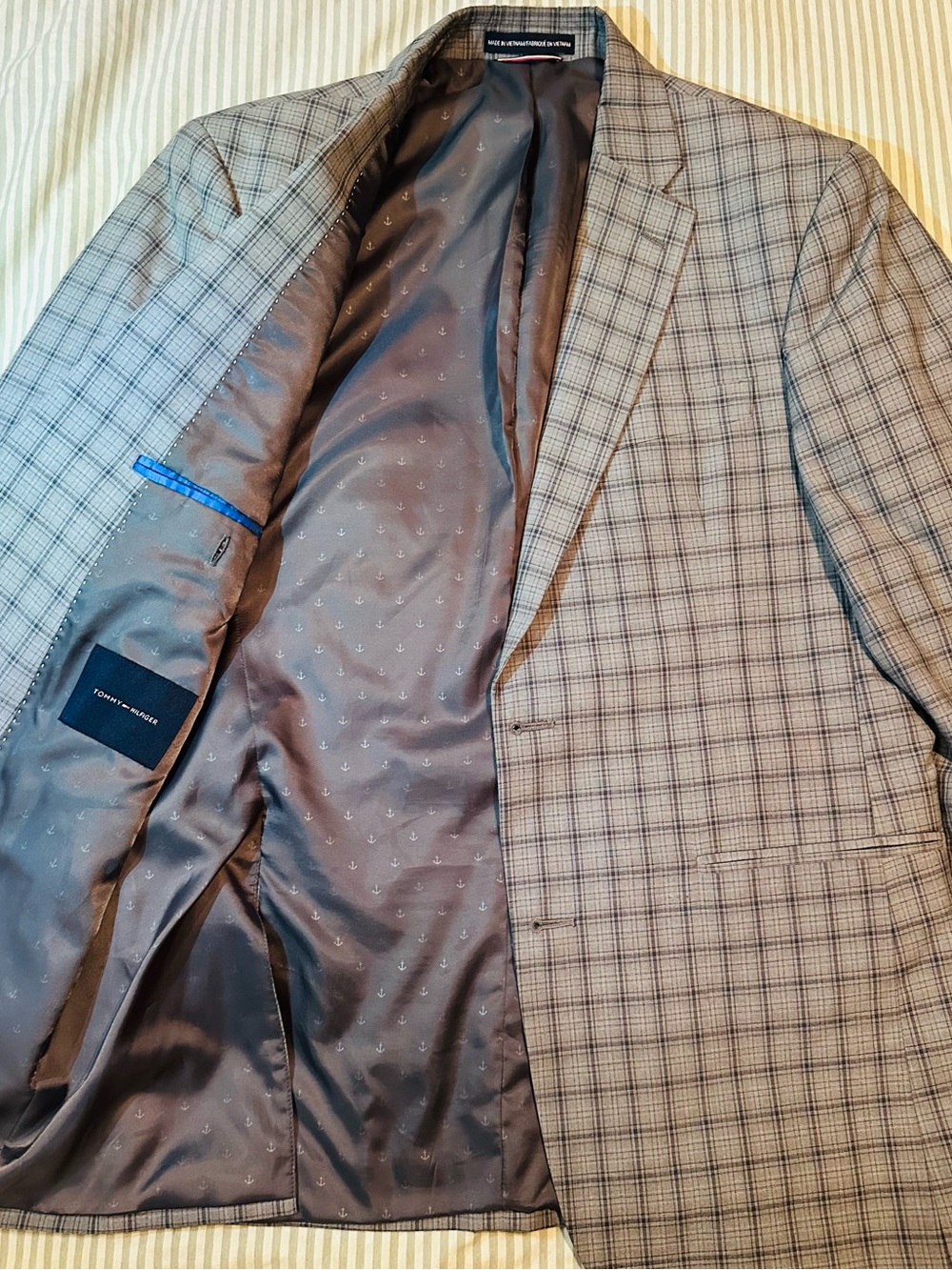 Tommy Hilfiger Mens Sport Coat Blazer 38 R Gray Strips Inside anchor Design
